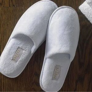 FRETTE Elegant White St. Regis Slippers